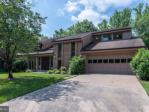 2nd image of 3811 Fort Hill Dr