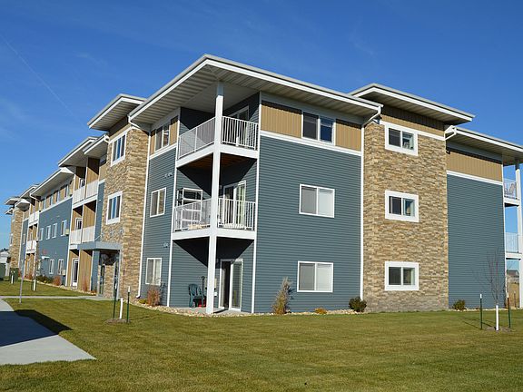 Moorhead, MN Sandy Creek Apartments | Exterior