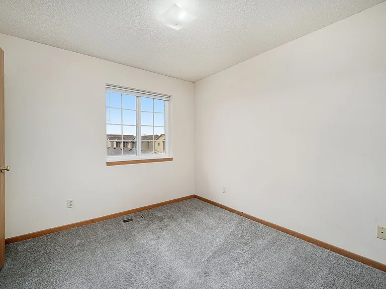 Eastpointe Townhomes — Photo 33