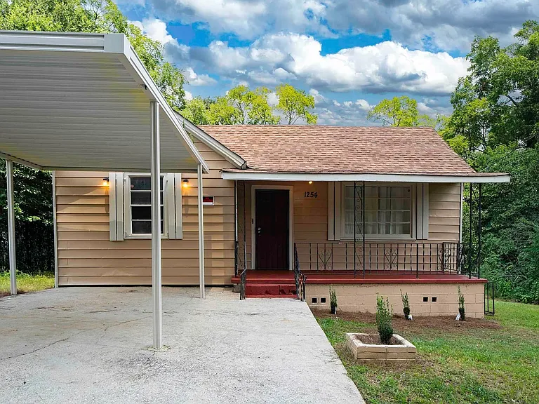 1254 Lewis St — Photo 8