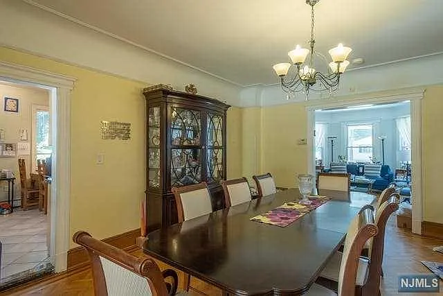 4 bed, 1940 sqft, $6,250 — Photo 4