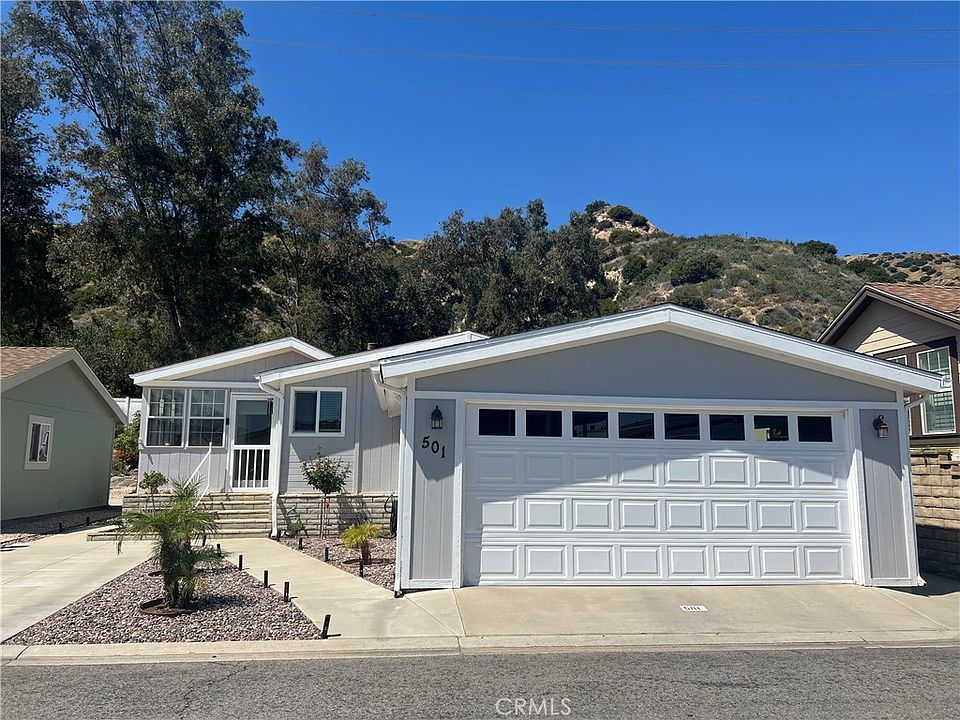 1st image of 15455 Glenoaks Blvd Space 501