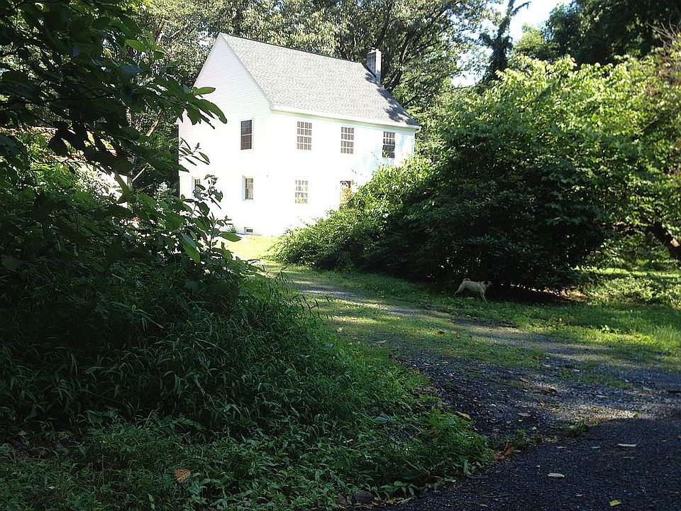 2nd image of 1010 Church Lane Rd