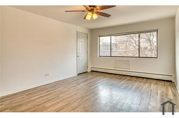 Building Photo - 949 E 86th St #2