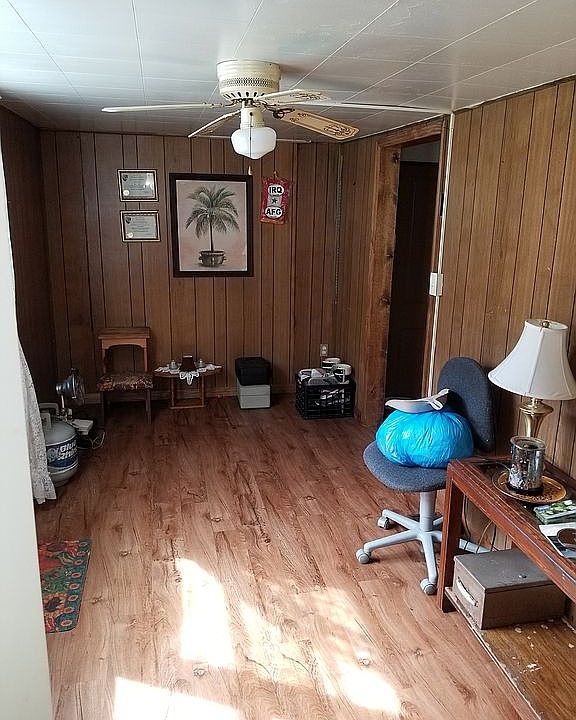 Day room from front door 