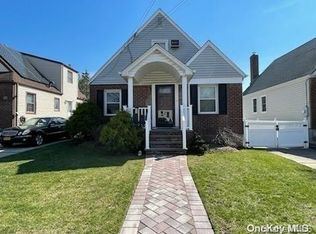 1414 Lincoln Ave, New Hyde Park, NY
