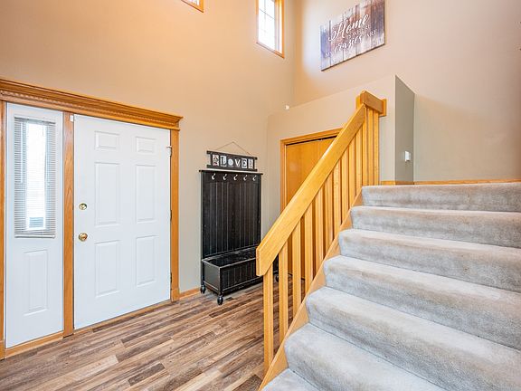 5th image of 3700 SW 34th Pl