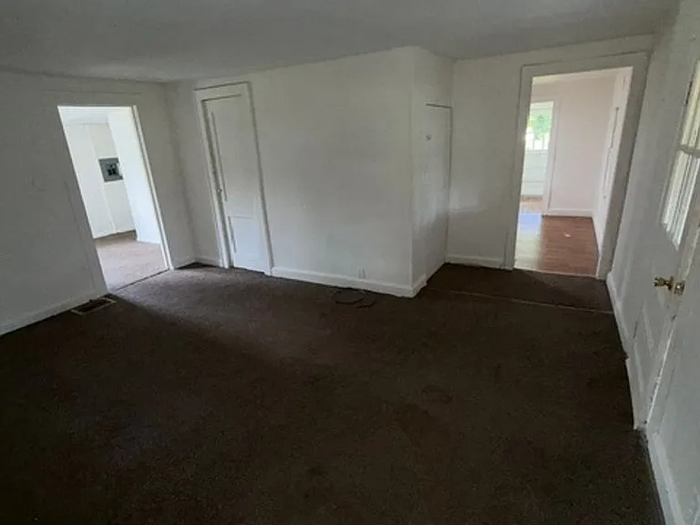 1655 Eastwood Ave — Photo 9