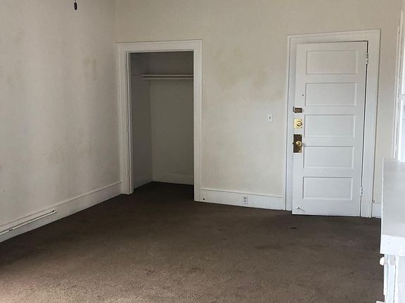 4th image of 425 University Ave APT 1