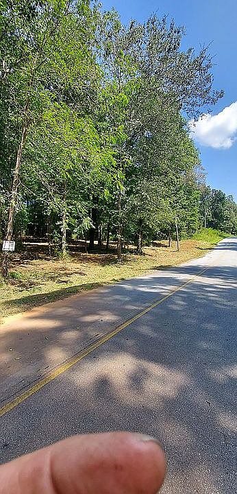 2nd image of Edgewood Dr