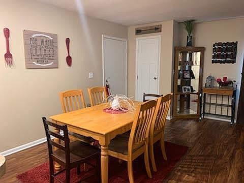 1st image of 927 Henley Ct #927