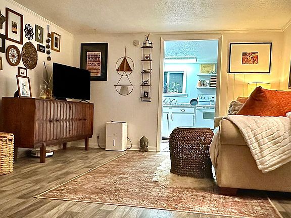 2nd image of 209B Marshall Ave