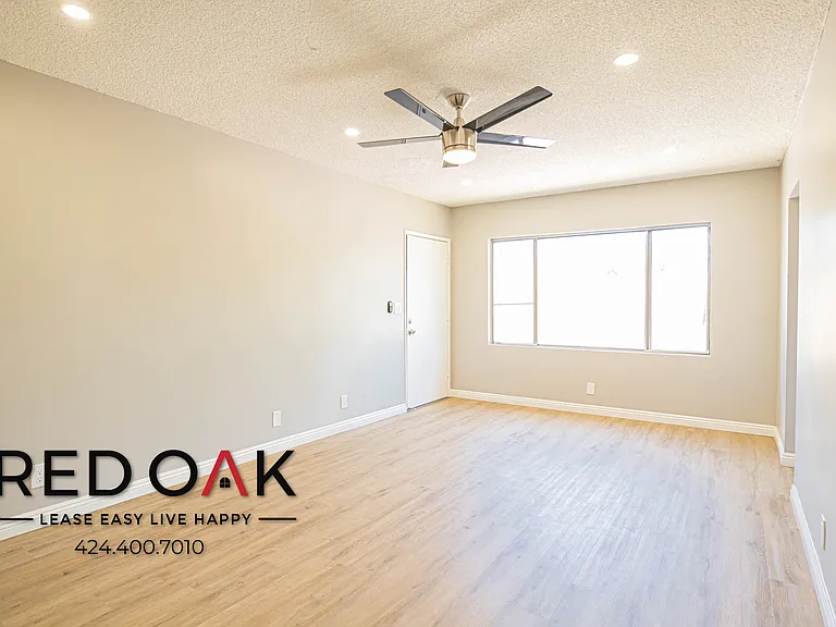1589 E 47th St #3 — Photo 5