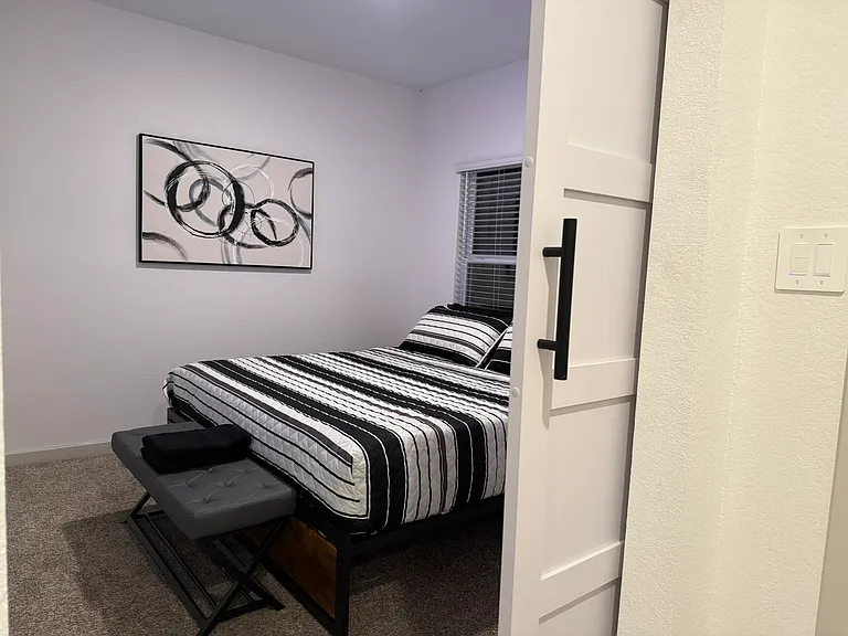 1815 Rolling Hill Ln — Photo 44