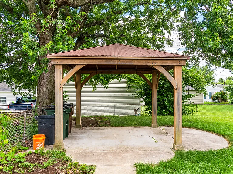 1331 Berwald Dr — Photo 4
