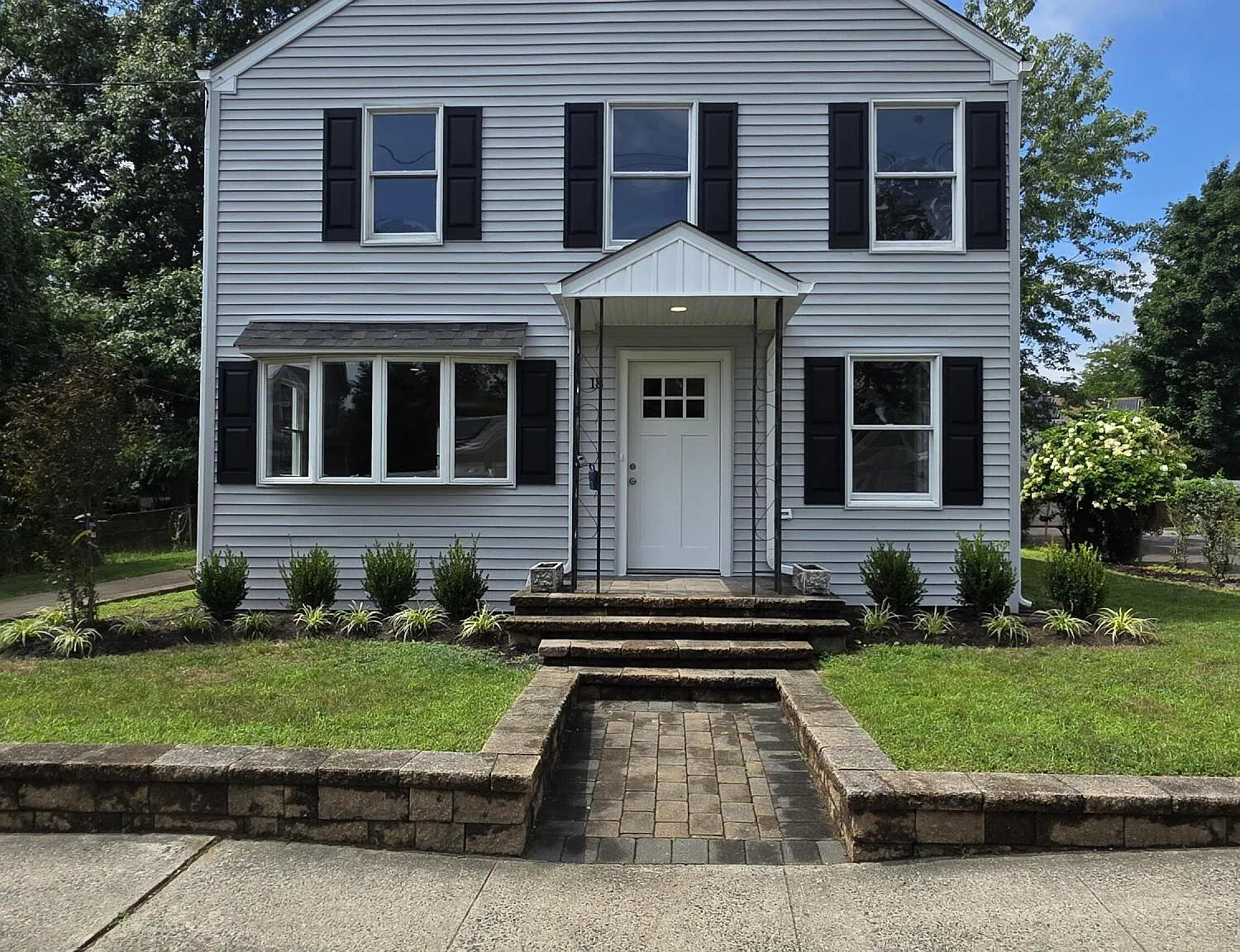 4 bed, 1848 sqft, $4,850 — Photo 1