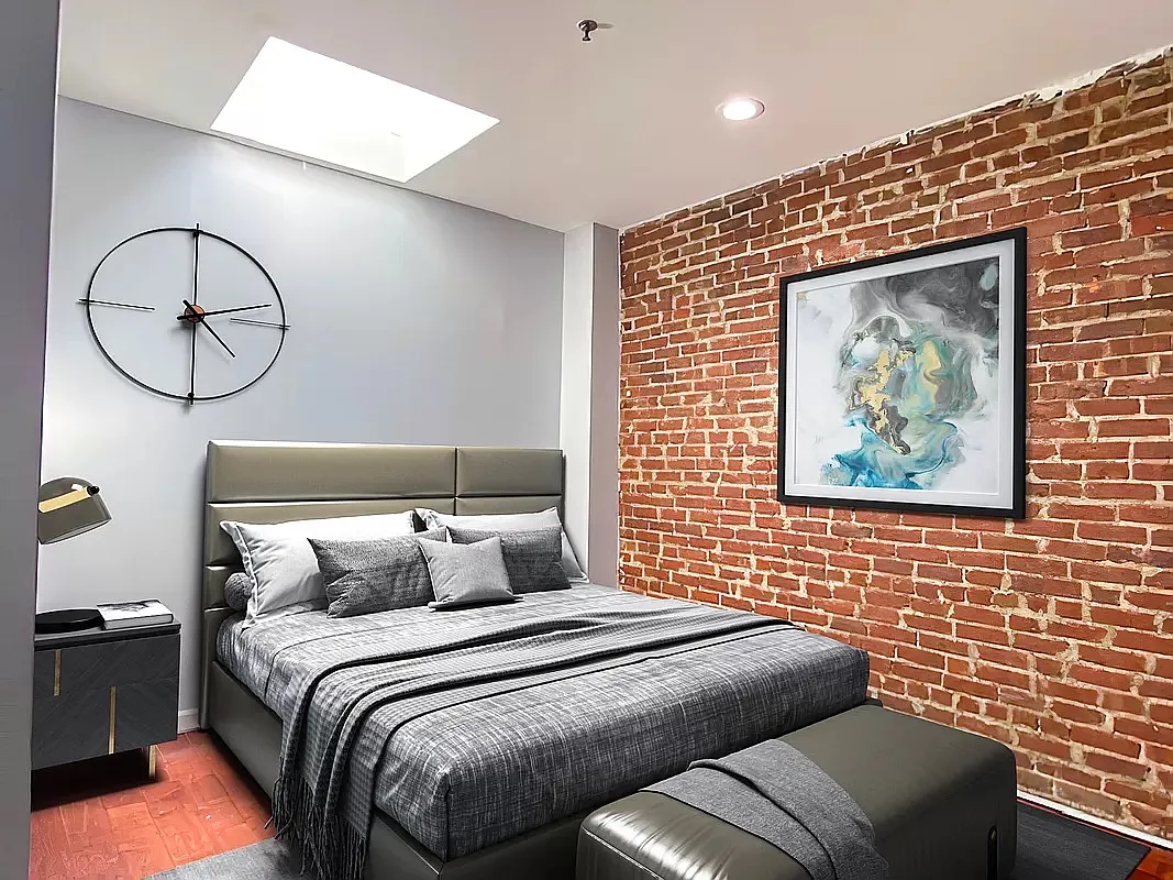 Building Photo - 416 W 49th St #5A