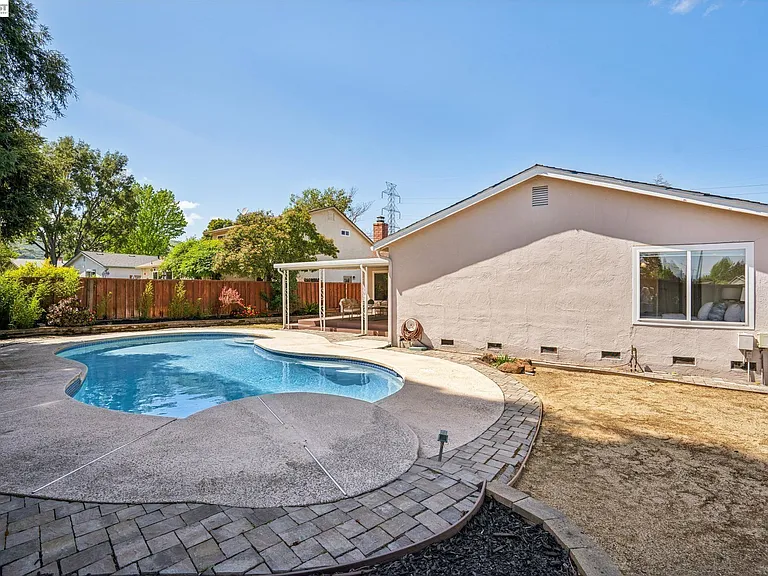 201 Ramon Pl — Photo 47