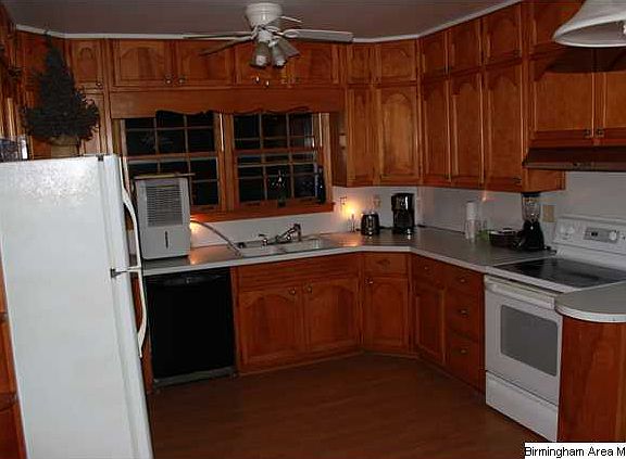 3rd image of 522 Rockridge Ave