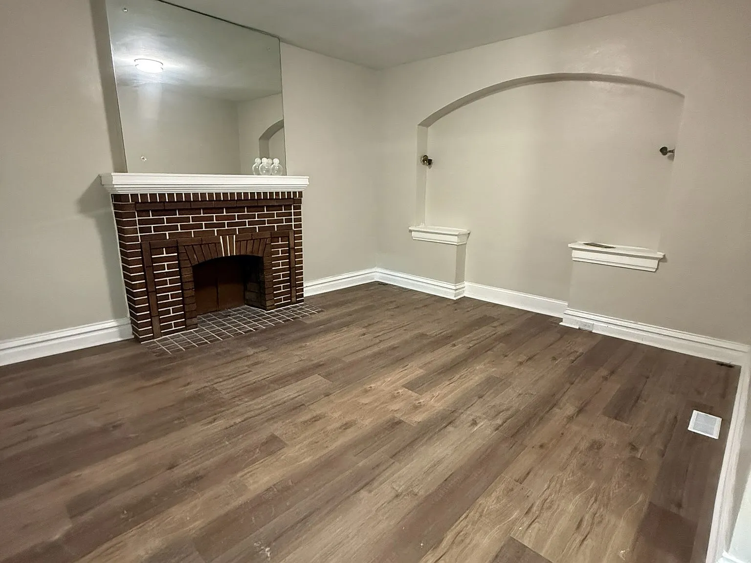 3 bed, 1350 sqft, $1,700 — Photo 4