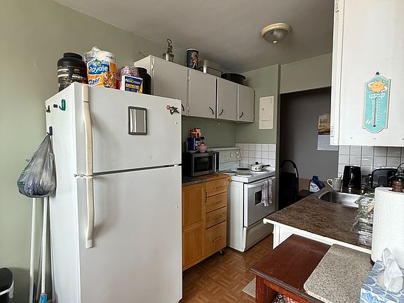 3rd image of 1830 Dumont St #304