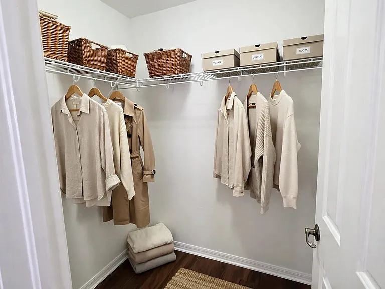 2472 Brownwood Dr — Photo 13