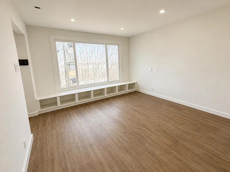 265 Lobos St — Photo 5