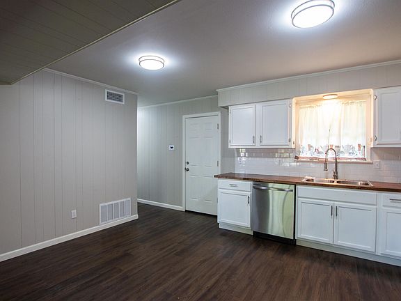 5th image of 544 Cherry St