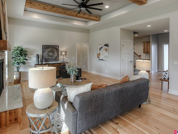 5th image of 20735 Nina St