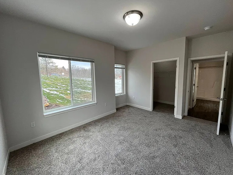 Cottage Grove Commons: Gaston — Photo 116
