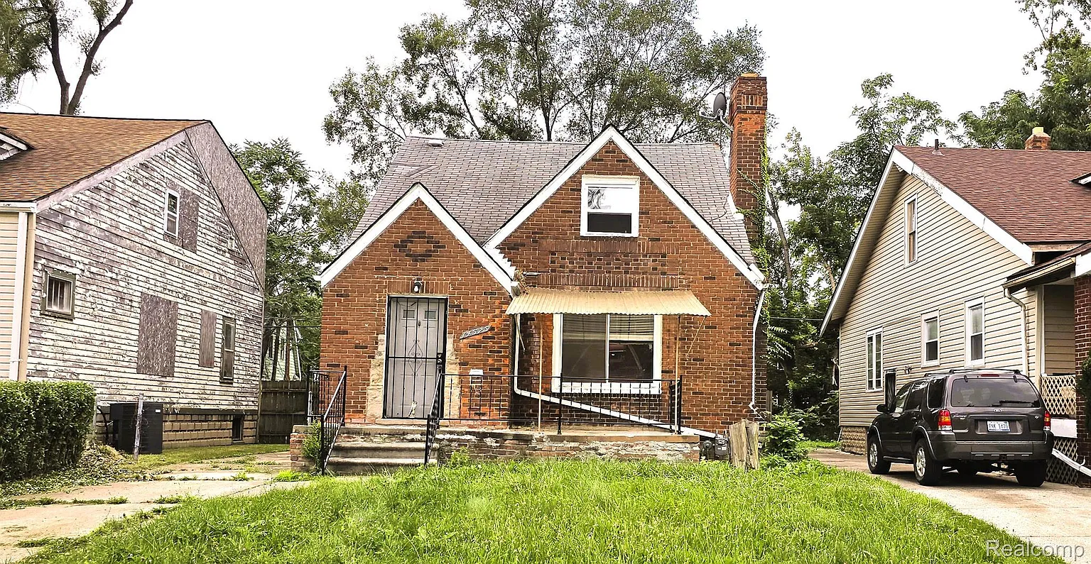 14575 Strathmoor St photo 1