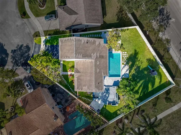 960 Cumberland Ter, Davie, FL 33325