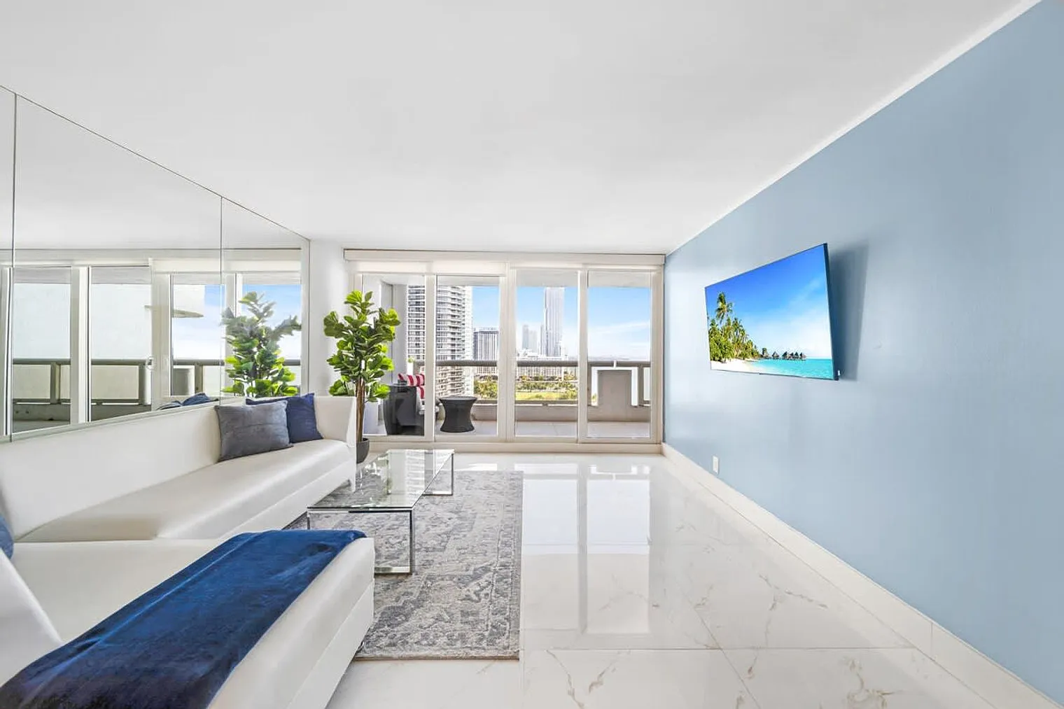 1 bed, 1.0 bath, 1065 sqft, $4,072 — Photo 1