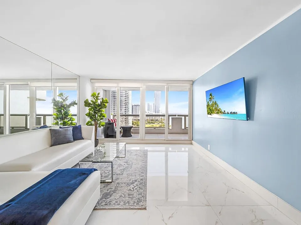 1717 N Bayshore Dr #ID1054077P