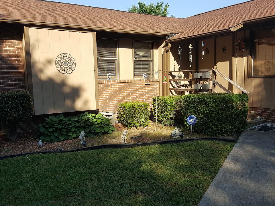 1st image of 102 Tollgate Ct