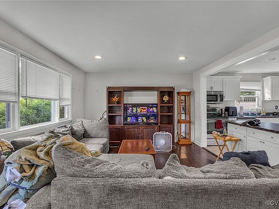 4th image of 20300 College Park Ave