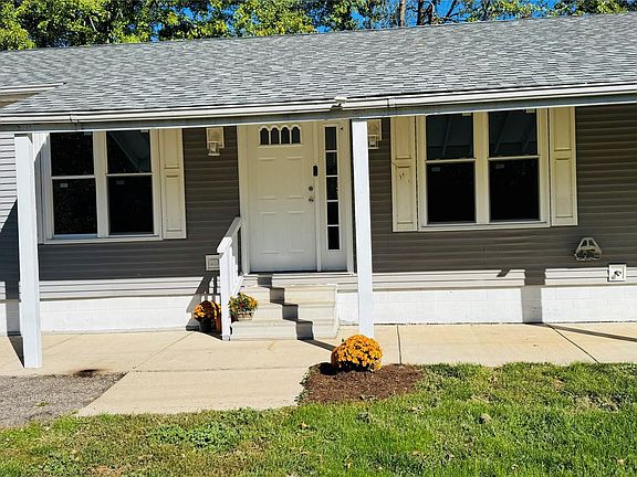 2nd image of 2570 Voorheis Rd