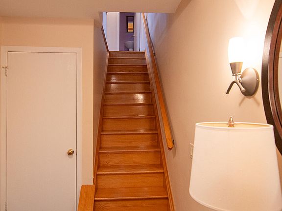 5th image of 70 Cotter Ave