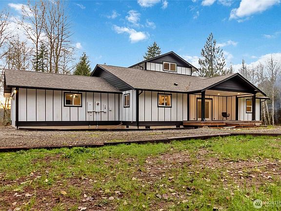 2nd image of 241 Oxbow Lake Ln