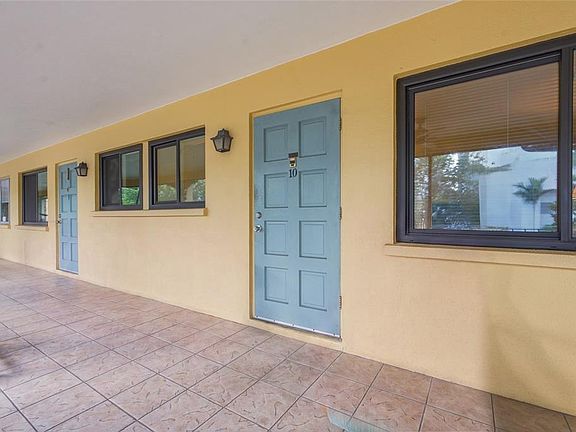5th image of 615 S PALM AVENUE #10