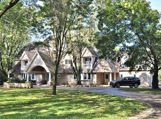 4 Walnut Ln, South Barrington, IL
