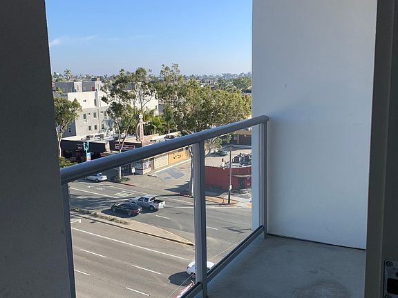 4th image of 4330 Alabama St #412