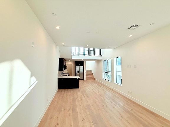 2nd image of 3414 London St