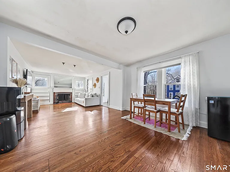 196 Waite St — Photo 3