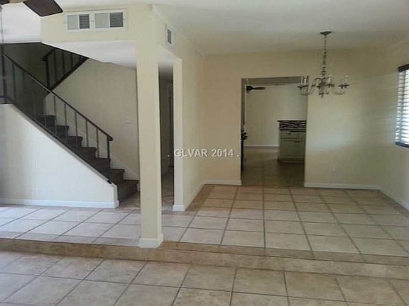 3rd image of 5486 Clydesdale St