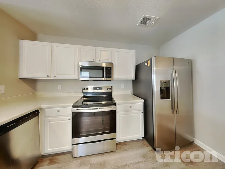 226 Blazer Dr — Photo 5