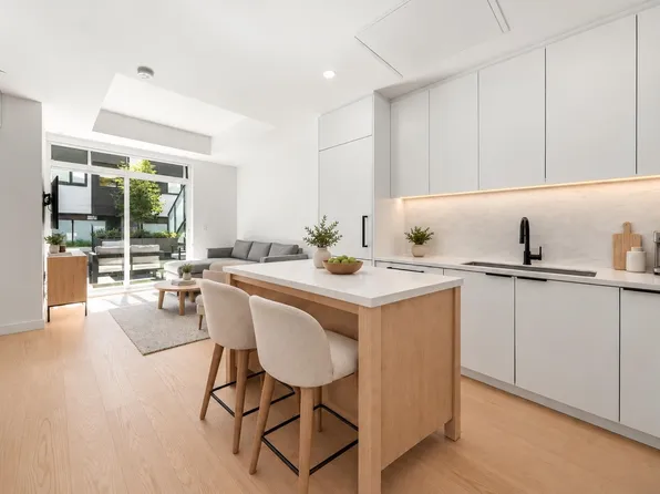650 E 2nd St #127, North Vancouver, BC V7L 1C8