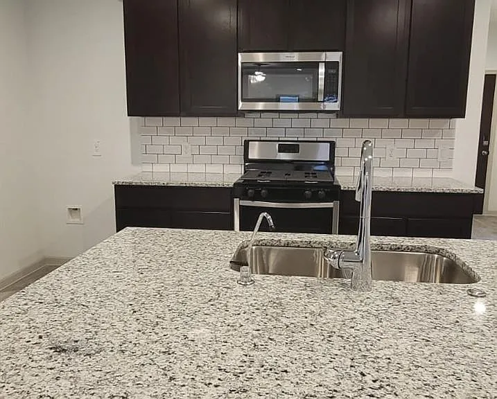 1514 Maple Ridge Dr — Photo 10