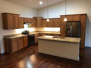 1204 Hawthorn Ct, Chatham, IL 62629