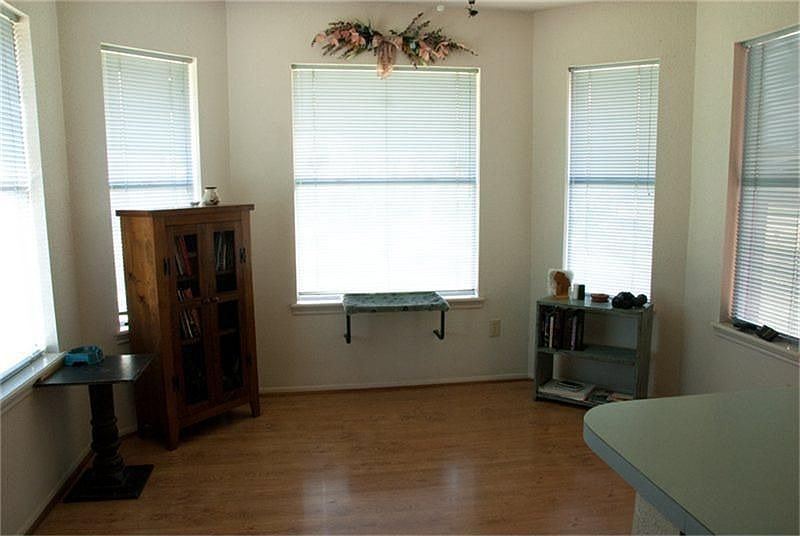 2nd image of 13118 Oakwood Dr